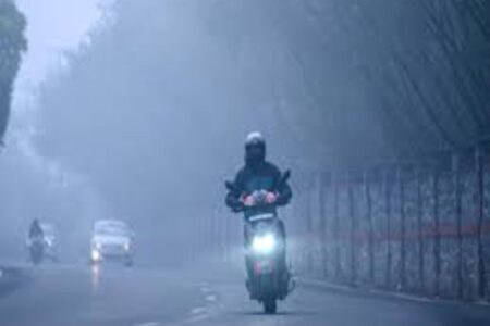 Jharkhand Weather News: झारखंड में ठंड का कहर, गुमला 4 डिग्री के नीचे, 12 जिलों में अलर्ट जारी