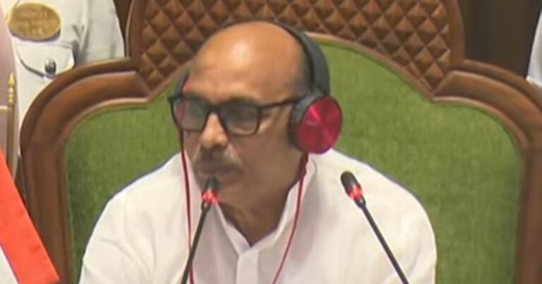 Jharkhand News: झारखंड विधानसभा में हंगामे के बीच पेश हुई AG की रिपोर्ट, सत्ता पक्ष और विपक्ष आमने-सामने