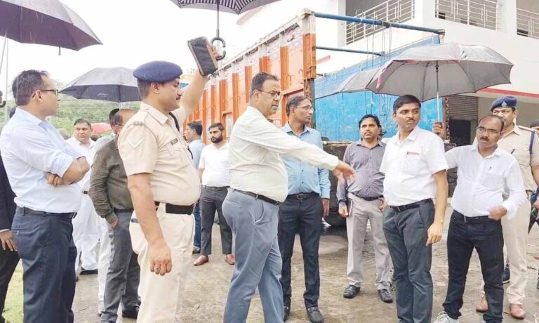 धनबाद रेलवे मंडल में गया पुल चौड़ीकरण परियोजना का निरीक्षण, अंडरपास से मिलेगी ट्रैफिक जाम से राहत