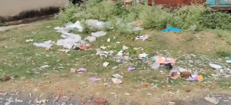 जामताड़ा में मेडिकल वेस्ट मिलने से मचा हड़कंप, स्वास्थ्य विभाग पर लापरवाही के आरोप