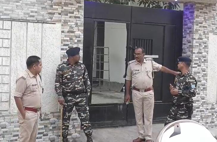 धनबाद में गैंगस्टर प्रिंस खान पर पुलिस की बड़ी कार्रवाई, वासेपुर और आसपास के ठिकानों पर छापेमारी