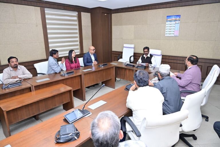 मुख्यमंत्री हेमंत सोरेन से मिले हजारीबाग के अल्पसंख्यक बुद्धिजीवी, समस्याओं पर हुई चर्चा