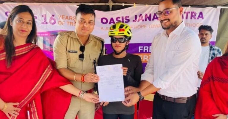 रामगढ़ में साइक्लिस्ट आशा मालवीय का भव्य स्वागत, महिला सशक्तिकरण का दिया संदेश