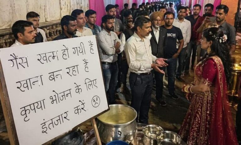 गुमला में गैस संकट का असर: शादी के लिए दूल्हे को थाना में देनी पड़ी लकड़ी की अनुमति की अर्जी