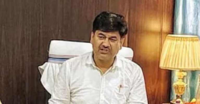 सीसीटीवी जांच में पकड़े गए 13 अवैध बालू लदे ट्रैक्टर, एक नंबर से चल रहे थे तीन-तीन वाहन
