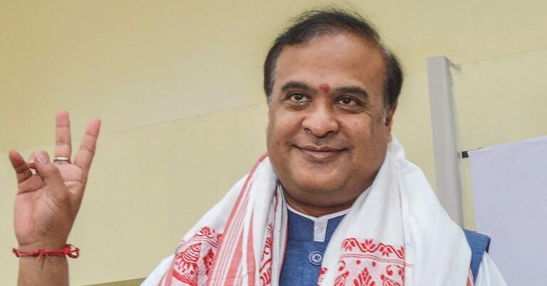 असम में इतिहास रचते हुए हिमंत बिस्वा सरमा ने दूसरी बार ली मुख्यमंत्री पद की शपथ