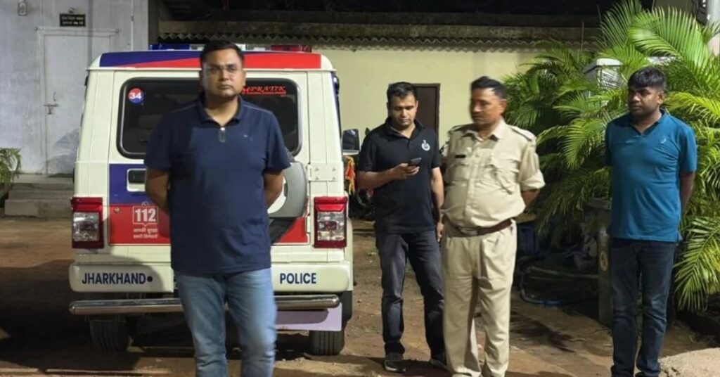 रांची में आधी रात सड़कों पर उतरे SSP राकेश रंजन, कई थानों का औचक निरीक्षण कर परखी पुलिस की मुस्तैदी