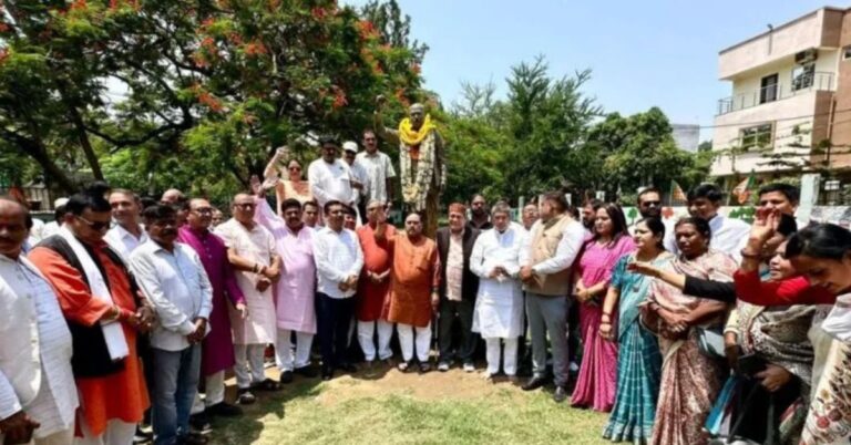 डॉ. श्यामा प्रसाद मुखर्जी बलिदान दिवस पर भाजपा ने दी श्रद्धांजलि, आदित्य साहू बोले- राष्ट्र की एकता के लिए उनका योगदान अमिट