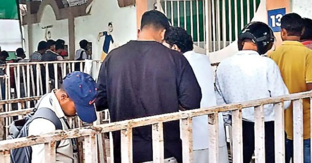 रांची में मुफ्त टिकट वितरण शुरू, पहले दिन 12,256 टिकट बंटे, 26 जुलाई से होगा फुटबॉल महासंग्राम