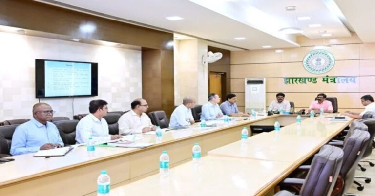 झारखंड में अवैध शराब पर सख्त कार्रवाई के निर्देश, हेमंत सोरेन ने विभागीय समीक्षा में भर्ती और तकनीकी निगरानी पर दिया जोर