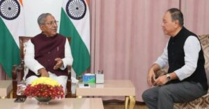 नागालैंड बाल अधिकार संरक्षण आयोग के अध्यक्ष अलुन हैंगसिंग ने राज्यपाल नंद किशोर यादव से की मुलाकात