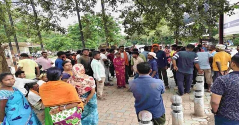 रांची के मोरहाबादी साप्ताहिक सब्जी बाजार पर निगम की रोक, 40 साल पुराना बाजार बंद होने से भड़के विक्रेता