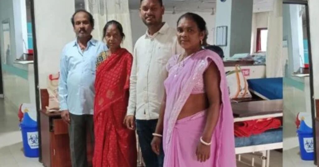 अस्पताल से डिस्चार्ज हुईं लोक नर्तकी बुटन देवी, उलगुलान मोर्चा अध्यक्ष मुकेश मुंडा ने की मुलाकात