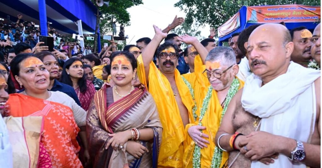 1.5 लाख श्रद्धालुओं ने खींचा 335वीं जगन्नाथ रथयात्रा का रथ, सीएम हेमंत ने किया तोरण द्वार निर्माण का ऐलान