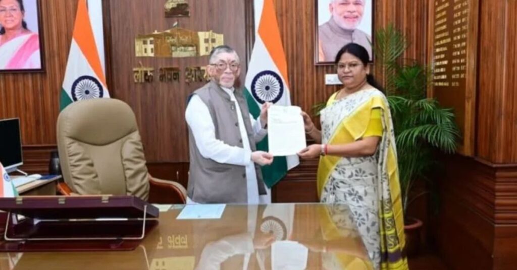 सीता सोरेन ने राज्यपाल को सौंपा ज्ञापन, संथाल परगना की बदहाल व्यवस्था पर उठाए सवाल
