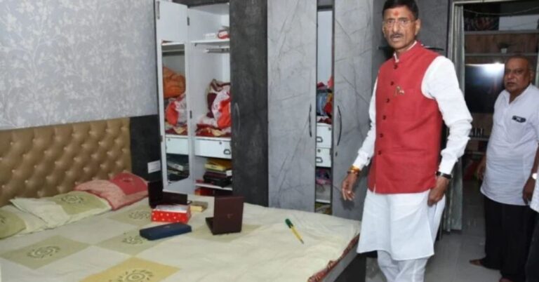 रांची में दिनदहाड़े फ्लैट में लाखों की चोरी, इटकी रोड स्थित आर्किड अपार्टमेंट में वारदात; संजय सेठ ने की जल्द गिरफ्तारी की मांग