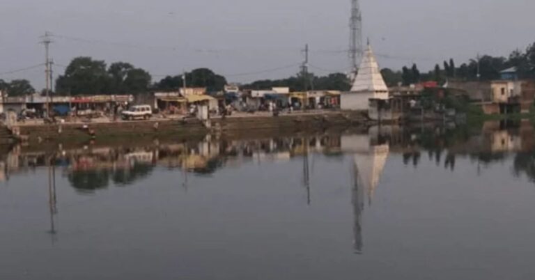 लोहरदगा का विक्टोरिया तालाब: कैदियों से खुदवाया था अंग्रेजों ने, 139 साल से बुझा रहा हजारों लोगों की प्यास