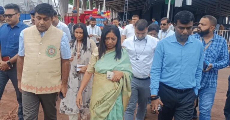 आदिवासी महोत्सव 2026: मोरहाबादी मैदान पहुंचीं एसीएस वंदना दादेल, तैयारियों का लिया जायजा