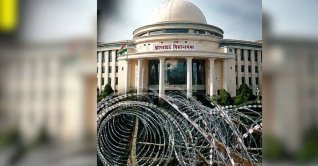 JPSC-JSSC छात्र आंदोलन: विधानसभा घेराव से पहले बैरिकेडिंग, कंटीले तार लगाए; 14वीं JPSC PT समेत कई परीक्षाएं रद्द करने पर सहमति