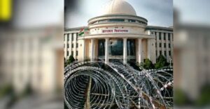 JPSC-JSSC छात्र आंदोलन: विधानसभा घेराव से पहले बैरिकेडिंग, कंटीले तार लगाए; 14वीं JPSC PT समेत कई परीक्षाएं रद्द करने पर सहमति